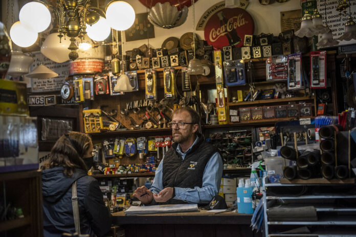 Pawnshops for Collectors – Hidden Treasures and Vintage Finds
