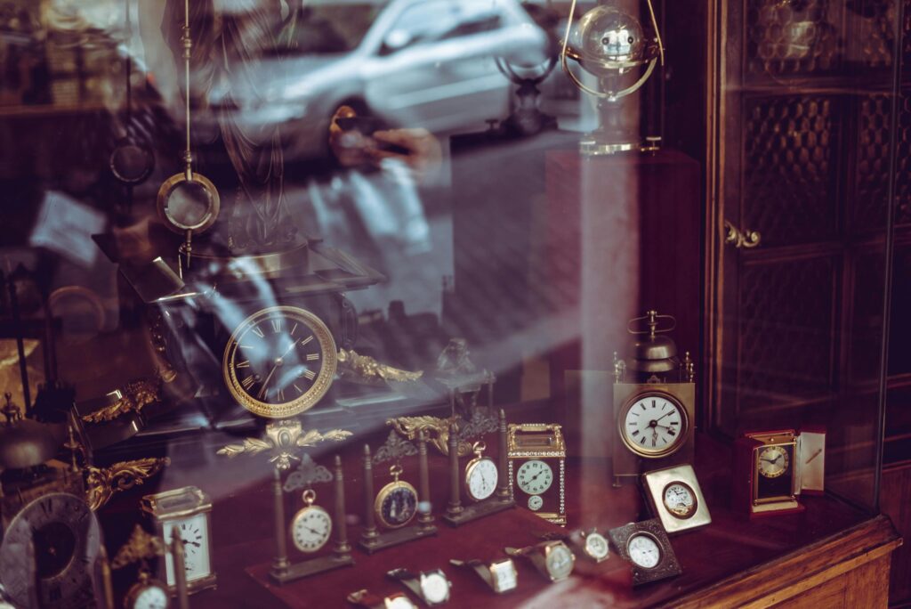 Best Times to Buy from Pawn Shops – Ideal Jewelry and Loan
