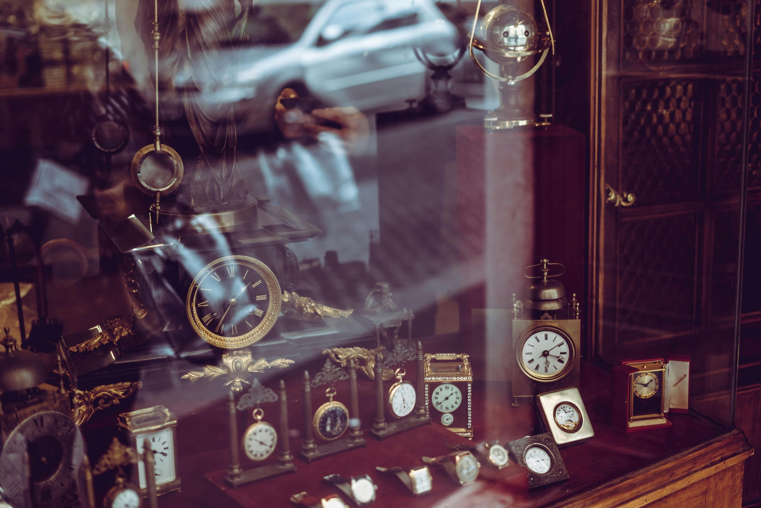 Best Times to Buy from Pawn Shops – Ideal Jewelry and Loan